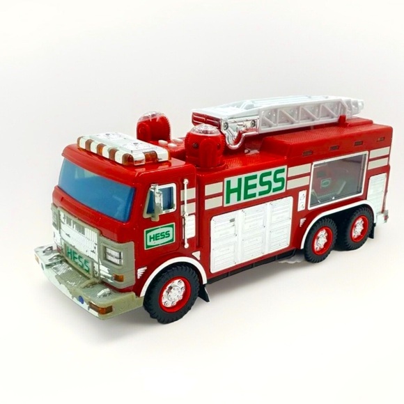 HESS 2005 Emergency Fire Truck -Model HESS2005 - Collectible Toy- Tested works - Picture 1 of 6
